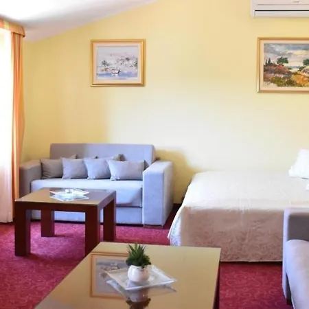 Maison d'hôtes Room In Bb - Villa Riva Accommodation