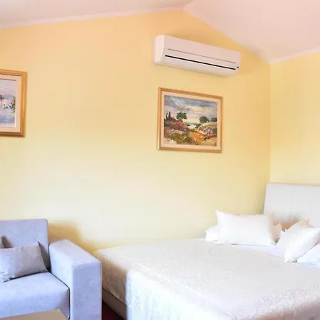 Room In Bb - Villa Riva Accommodation Makarska
