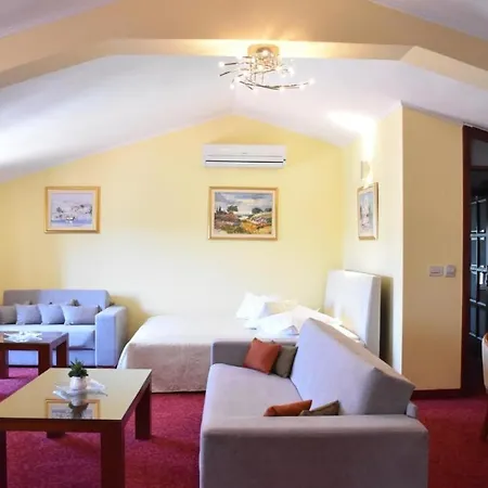 Room In Bb - Villa Riva Accommodation Pensión Makarska